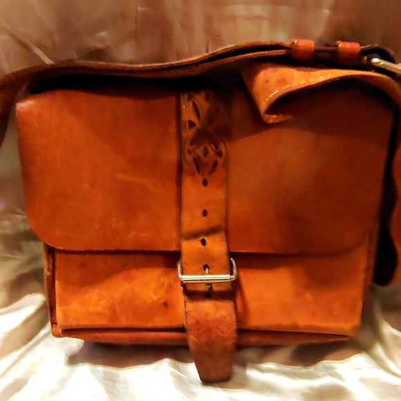 Handbags - Picture 12 of 12